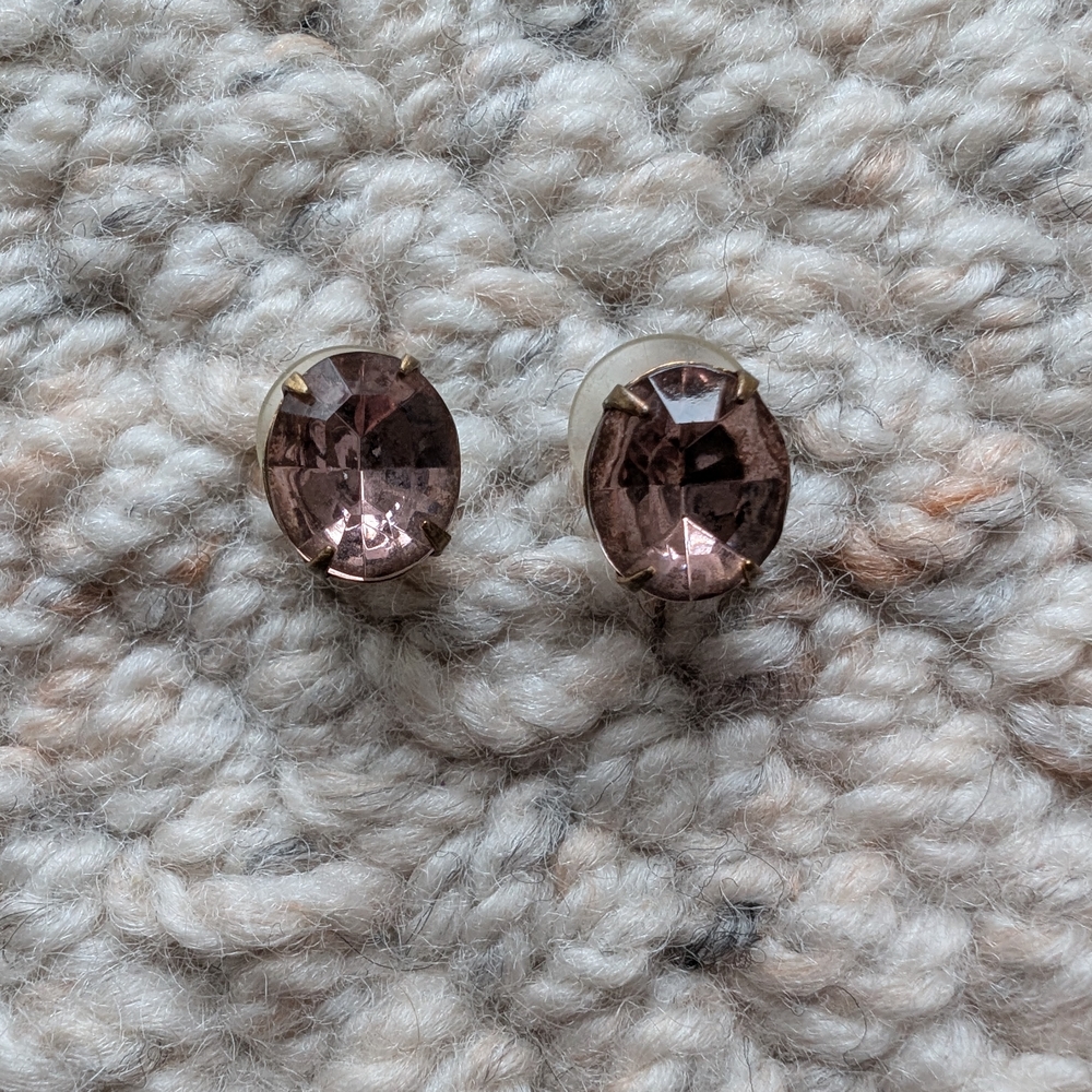 Pink Vintage-Style Stud Earrings